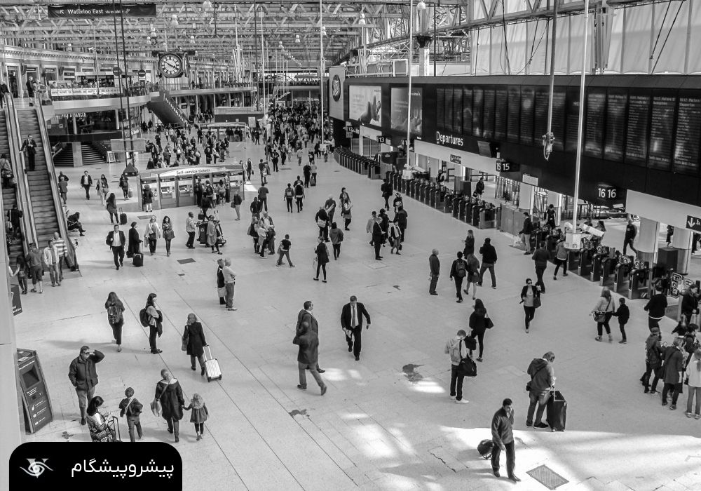 جمعیت در نمایشگاه و هدایت آن